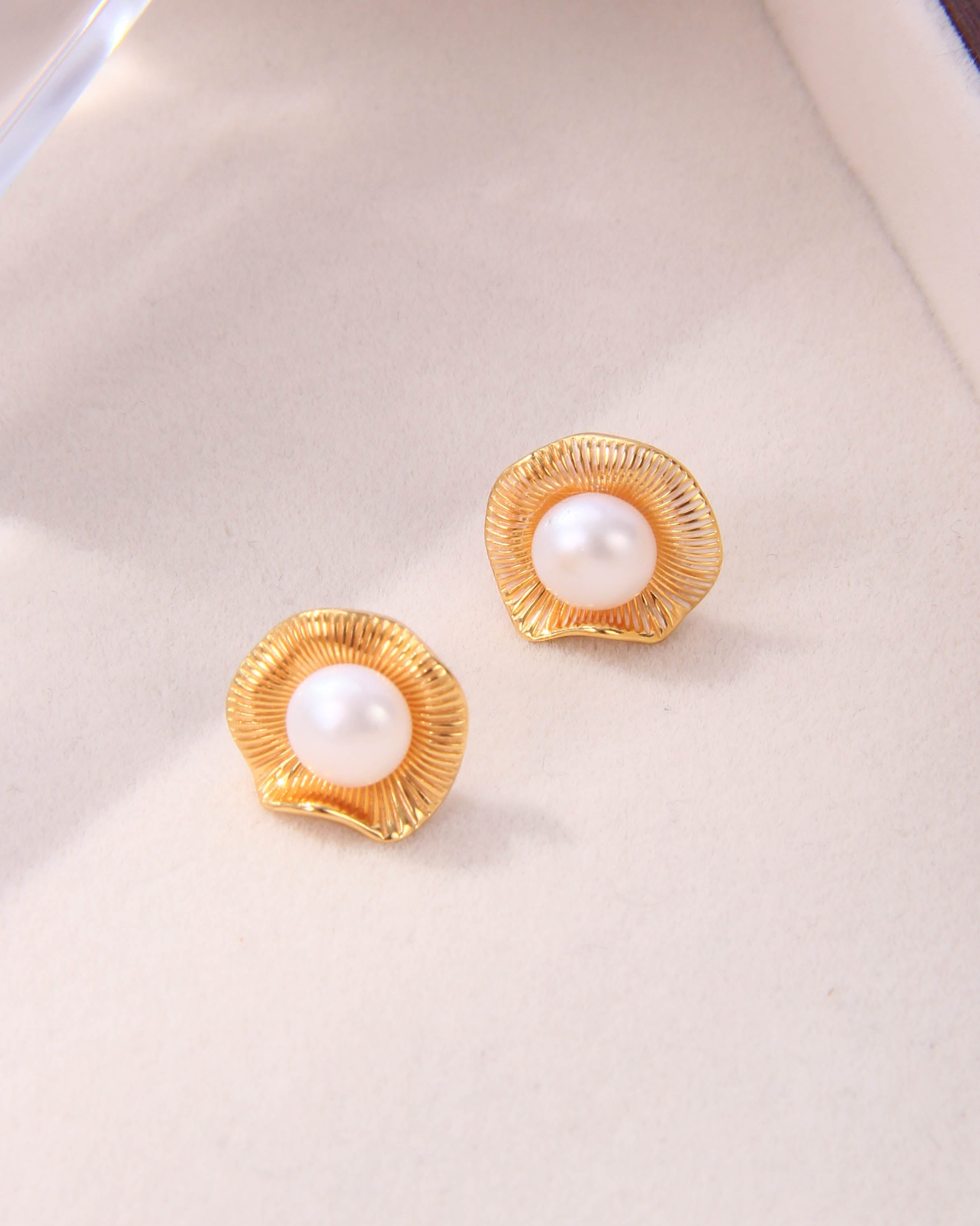 S925 Sterling Silver Floral Pearl Stud Earrings