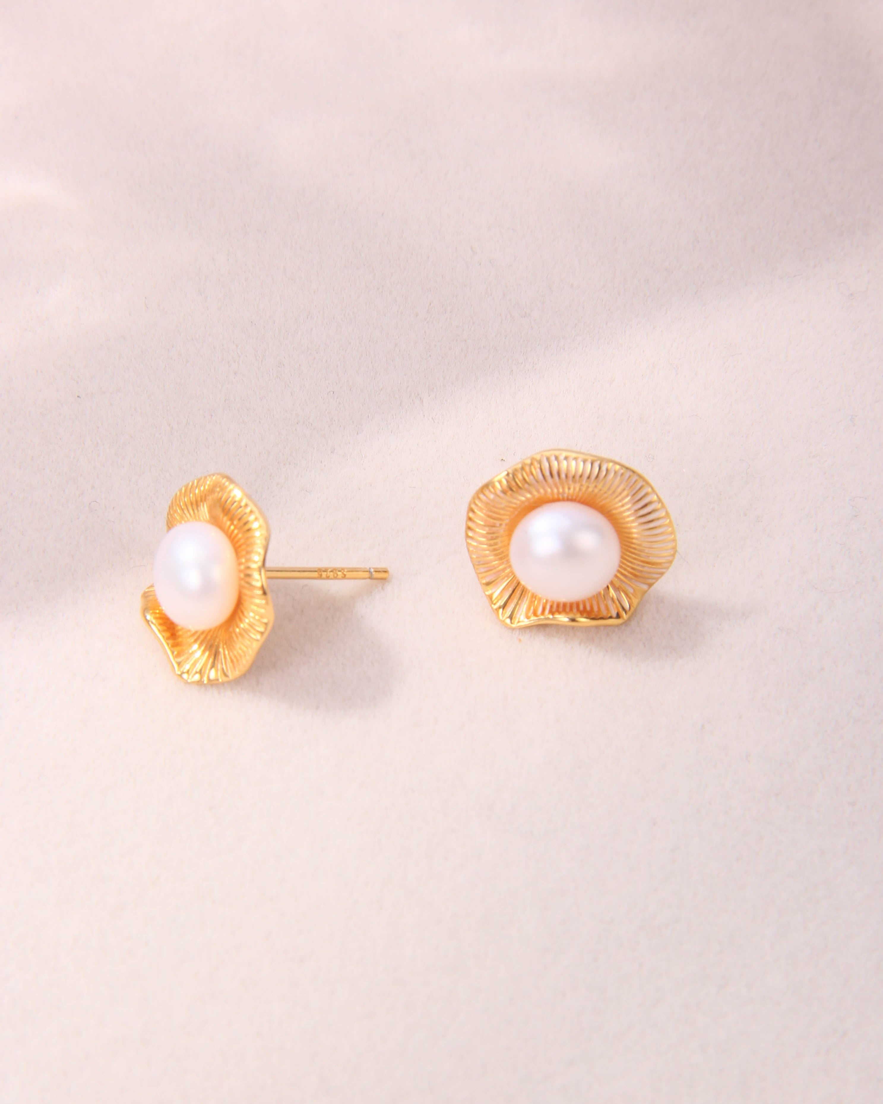 S925 Sterling Silver Floral Pearl Stud Earrings