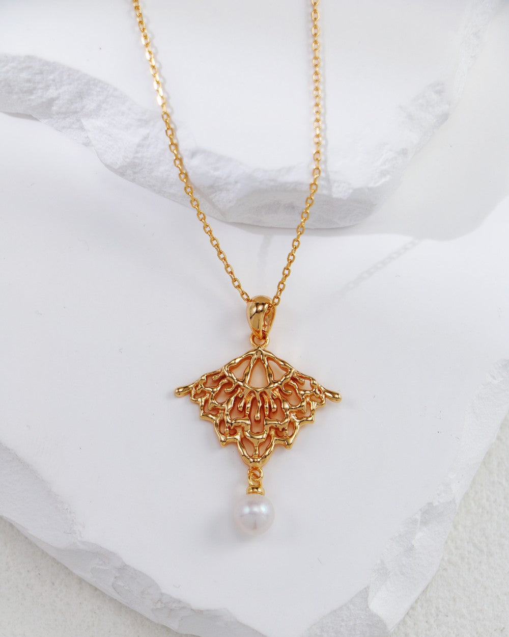 S925 Fashion “Skirt-Hem” Pearl Necklace