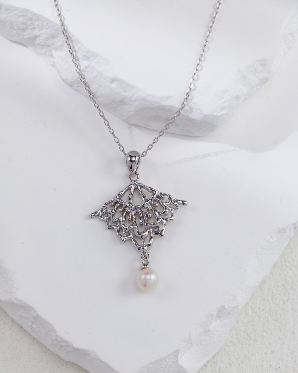 S925 Fashion “Skirt-Hem” Pearl Necklace