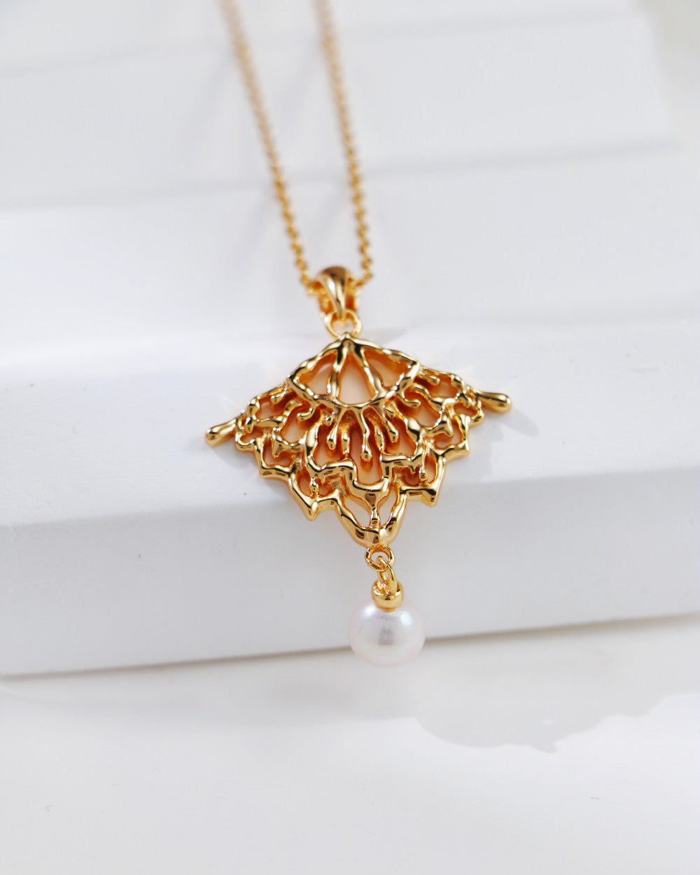 S925 Fashion “Skirt-Hem” Pearl Necklace