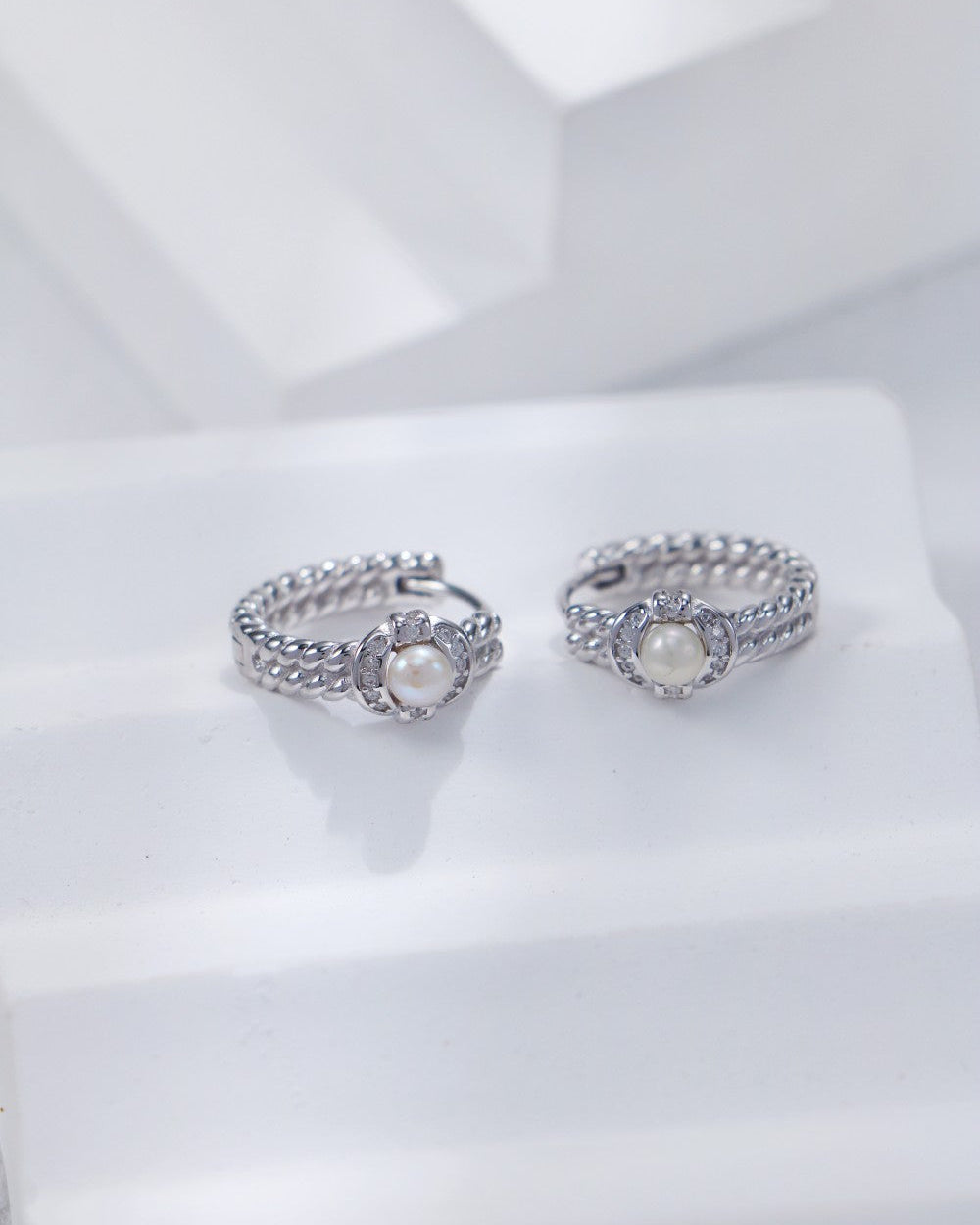 S925 Sterling Silver Pearl Earrings