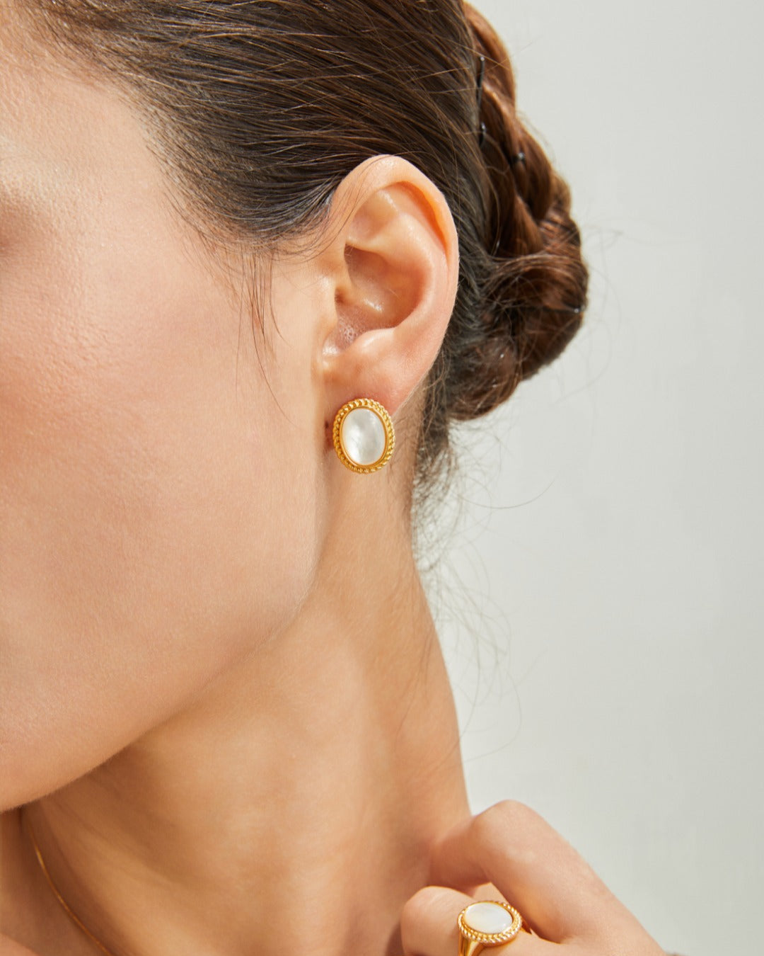 S925 Sterling Silver Mother-of-Pearl Stud Earrings