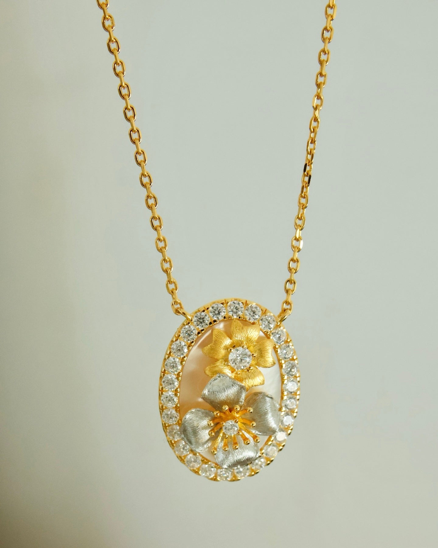 【Twin Floras】Gold & Silver Bloom Mother-of-Pearl Pendant Necklace