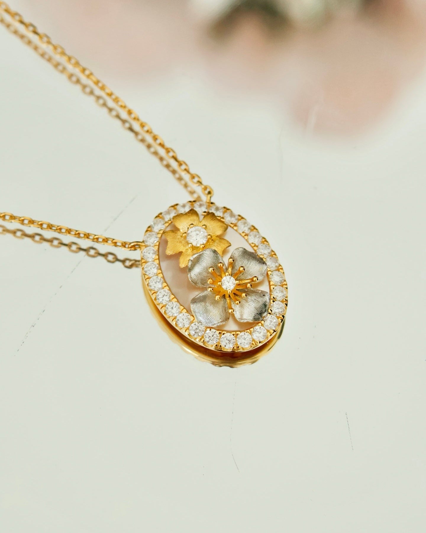 【Twin Floras】Gold & Silver Bloom Mother-of-Pearl Pendant Necklace