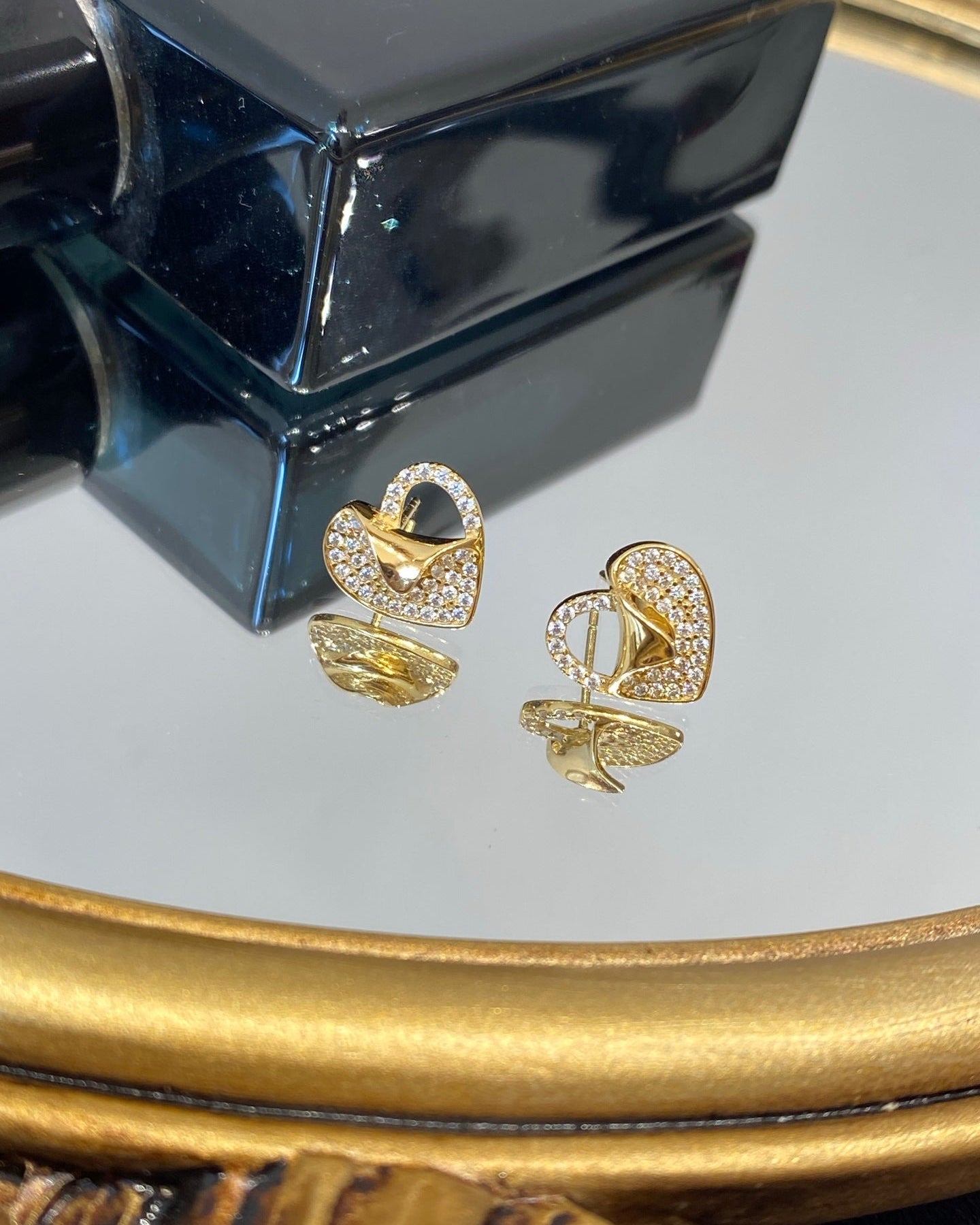 【Asymmetrical Folded Heart】 Earrings