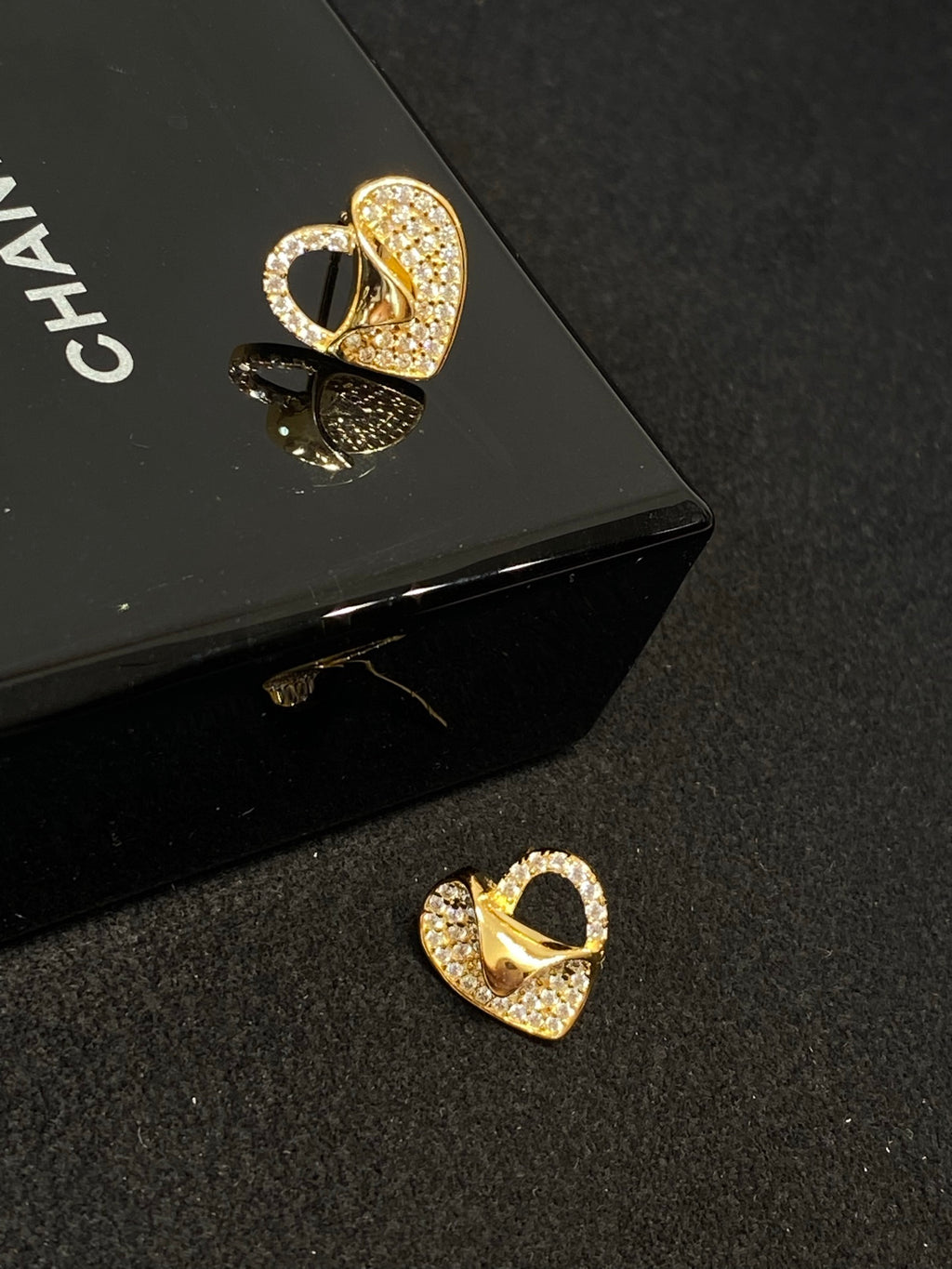 【Asymmetrical Folded Heart】 Earrings