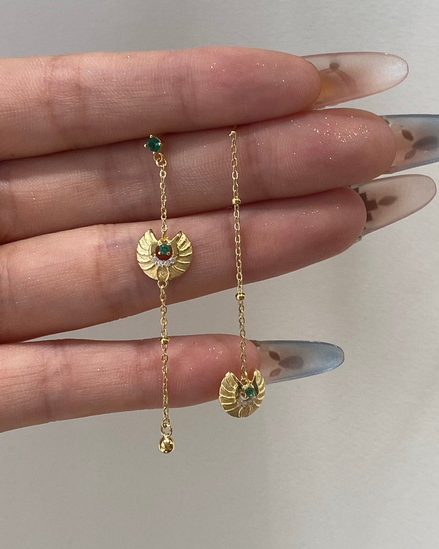 【Golden Moon Unaccompanied】 Asymmetrical Earrings