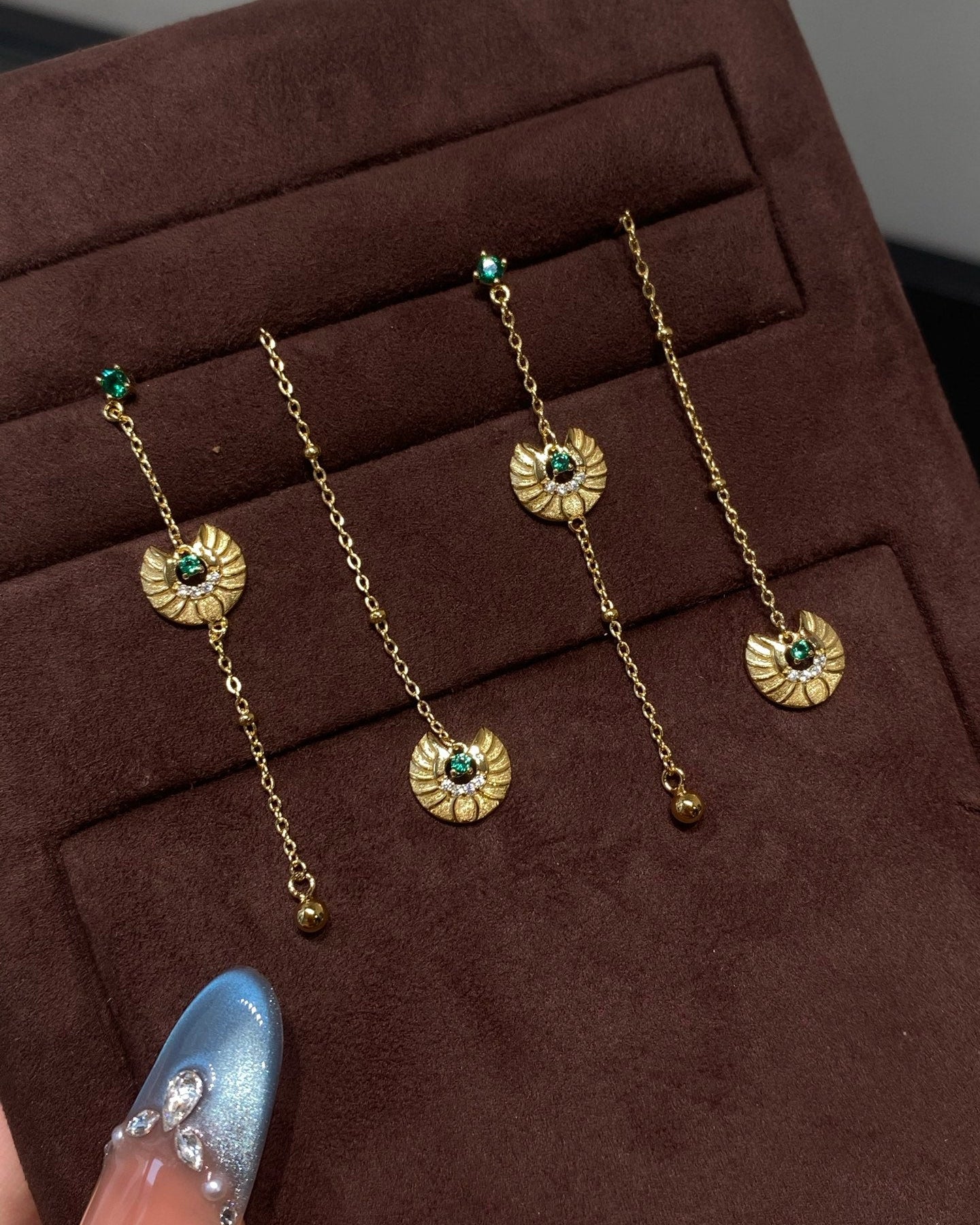 【Golden Moon Unaccompanied】 Asymmetrical Earrings