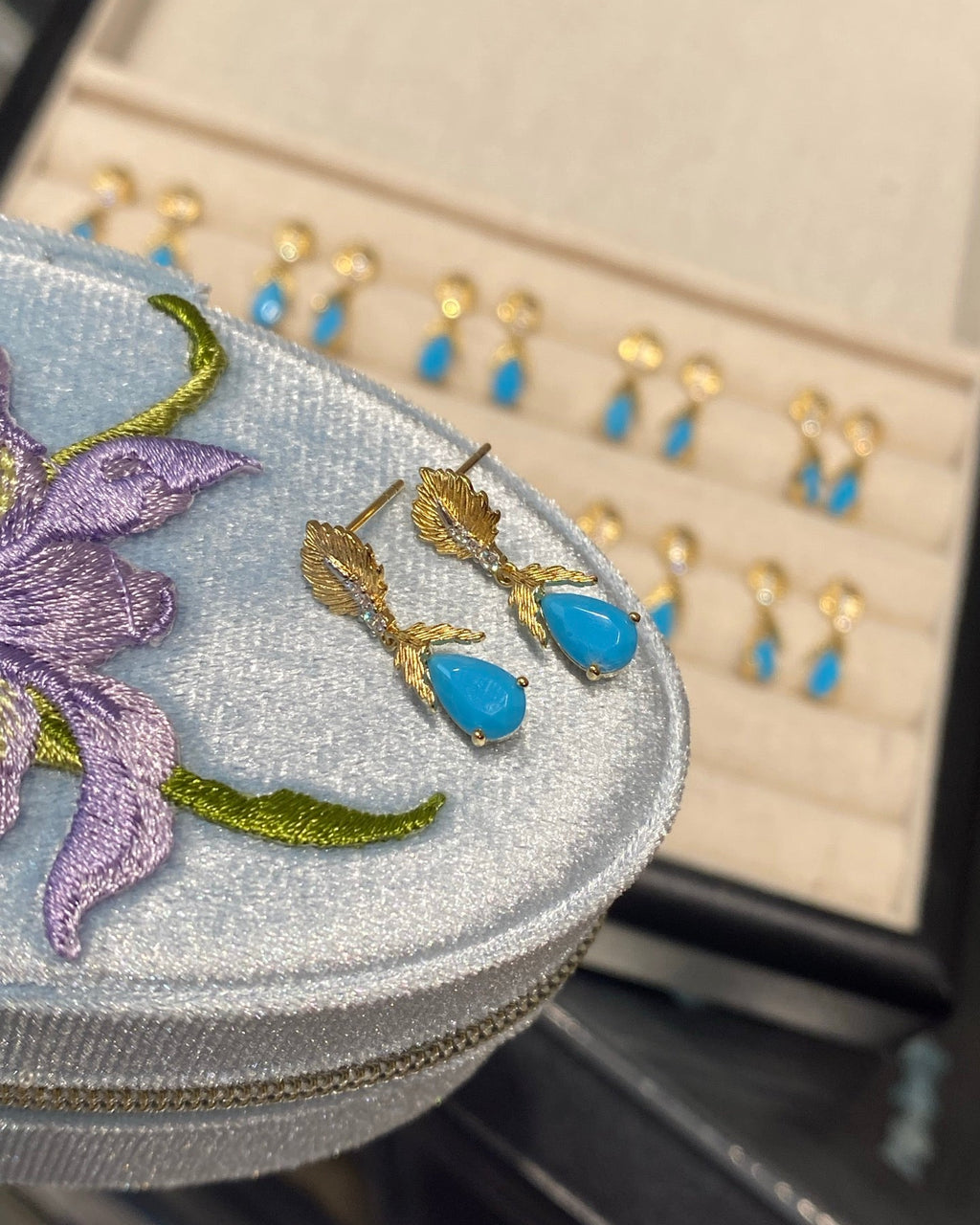 「Frosted Leaf Whisper」 Earrings