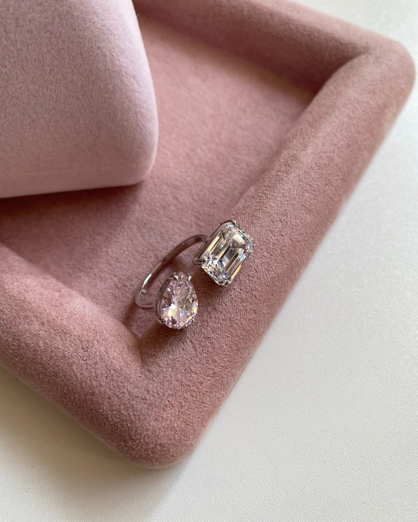 【Snow Kisses Peach Mist】 Ring