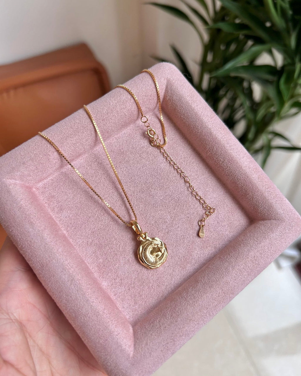 【Time Imprint】 Irregular Disc Pendant Necklace