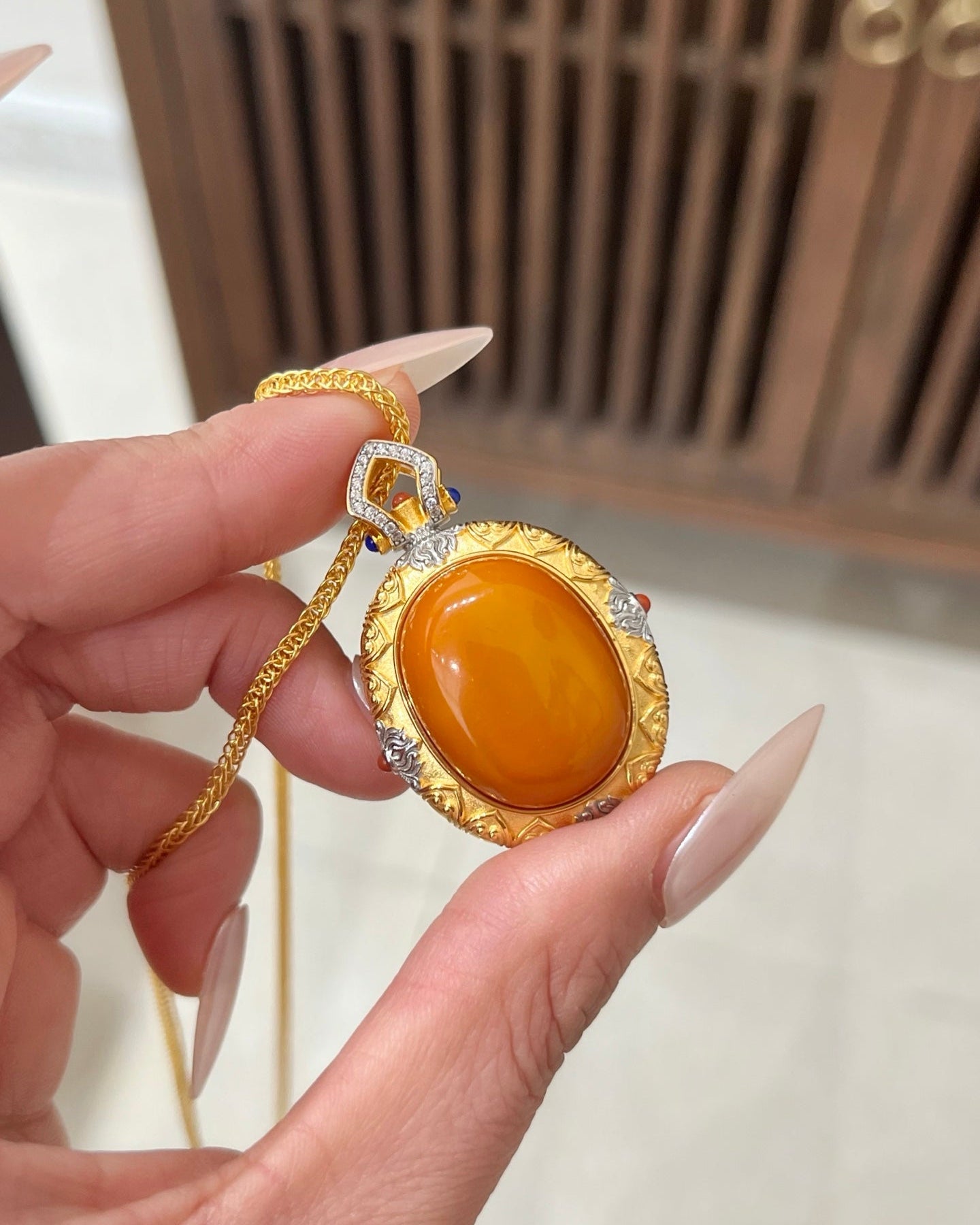 【Antique Amber】 Enamel Cloisonné Pendant Necklace