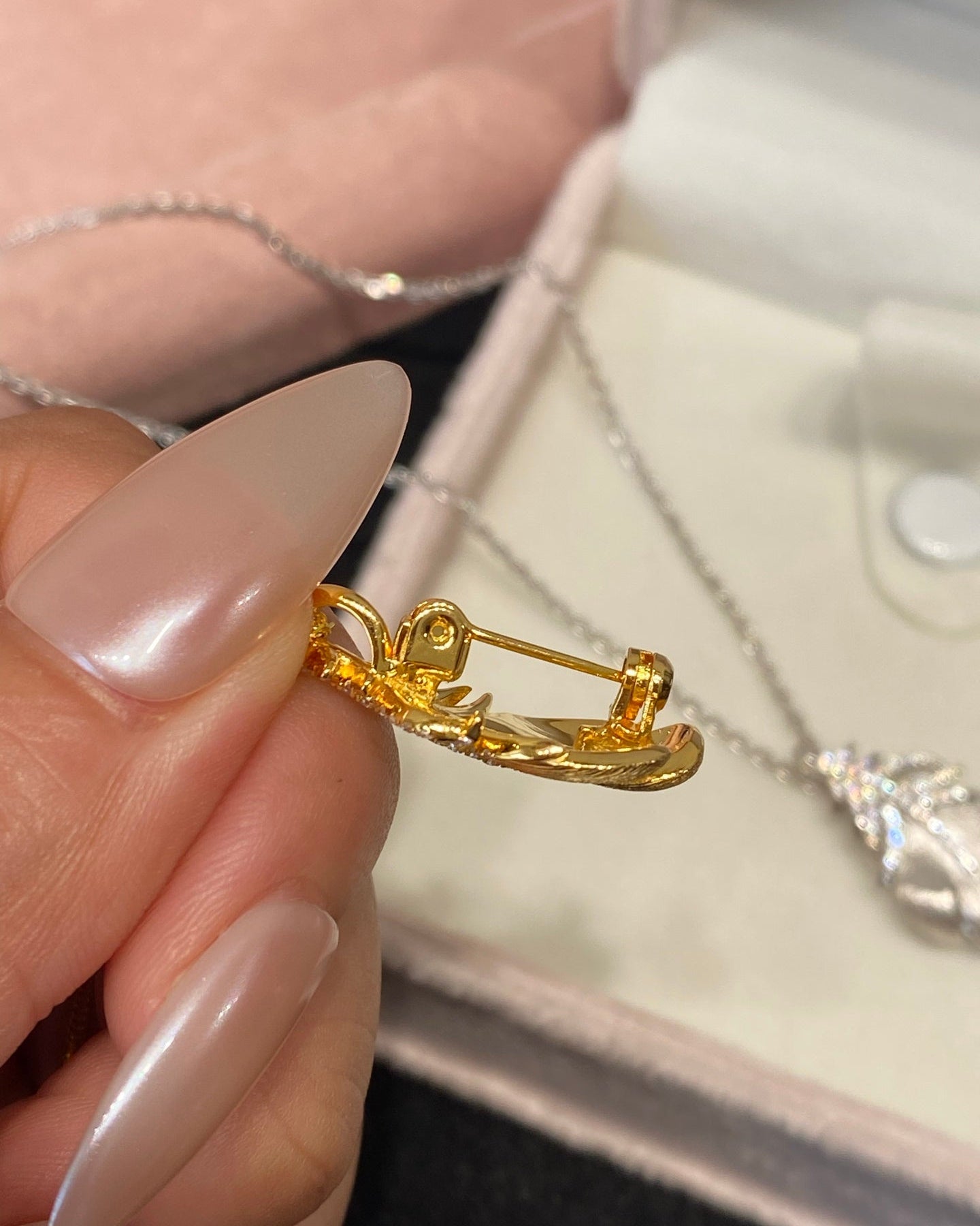 【Gilded Feather Dream】 Convertible Feather Necklace/Brooch