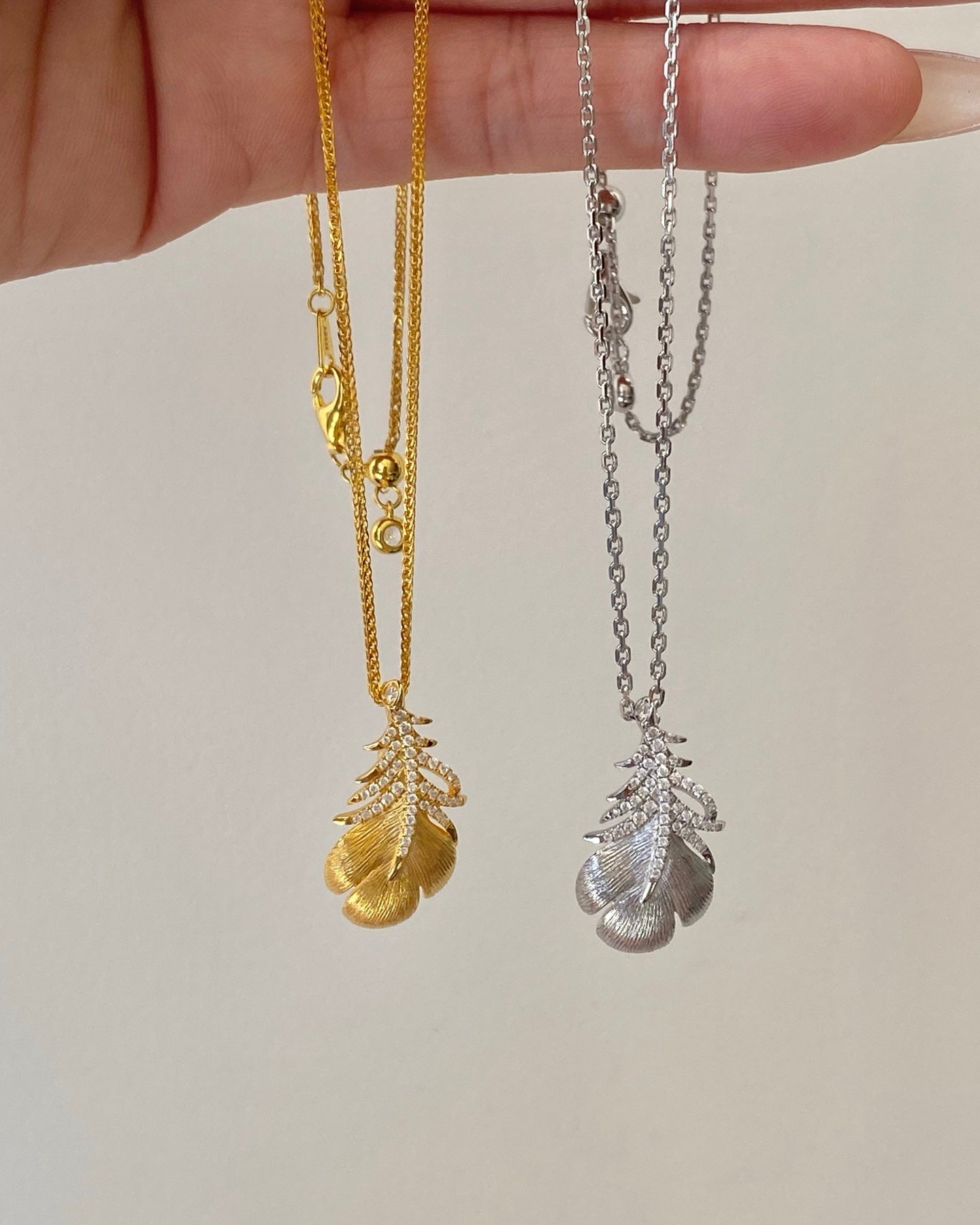 【Gilded Feather Dream】 Convertible Feather Necklace/Brooch