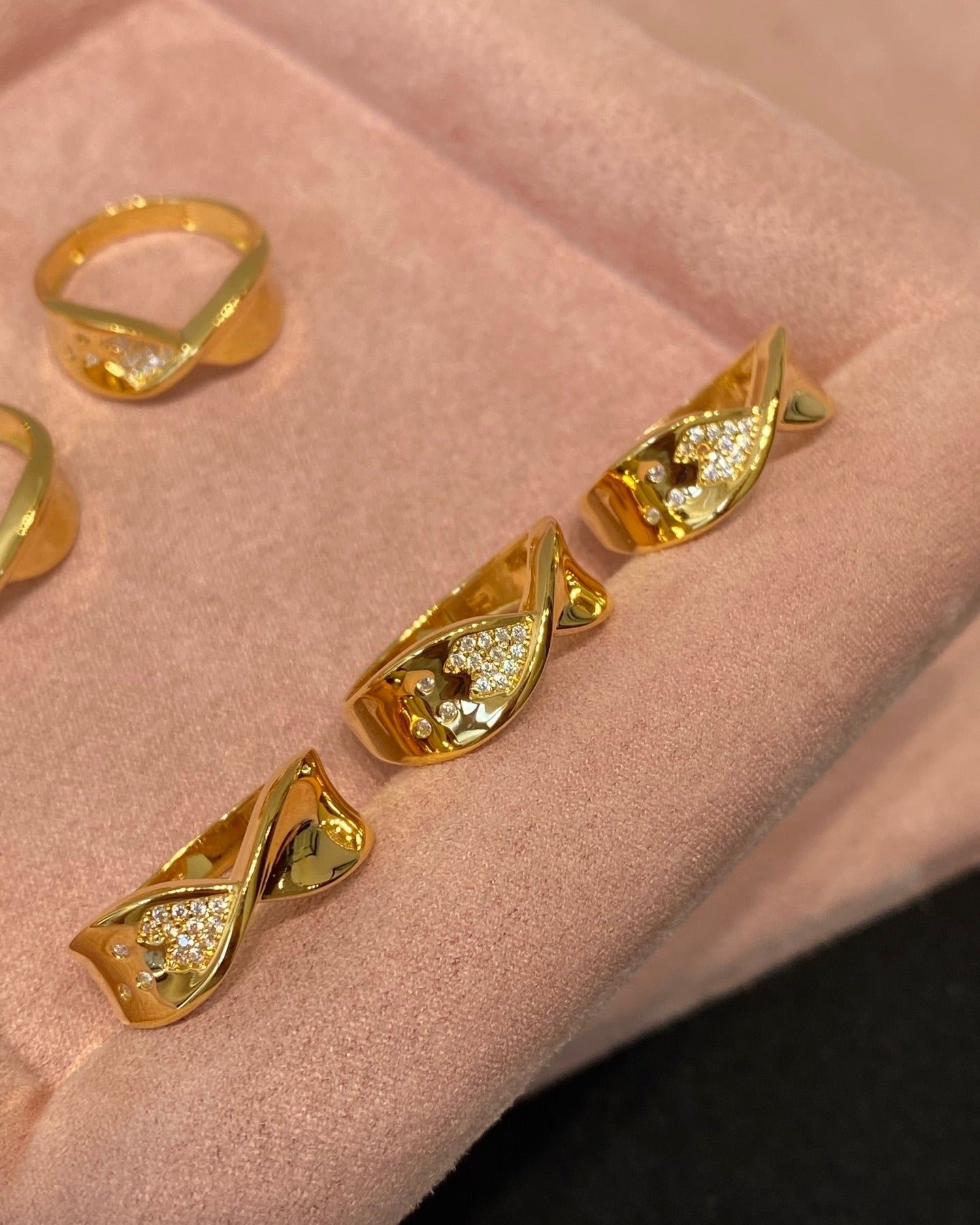 【Heart’s Knot】 Twisted Heart Ring