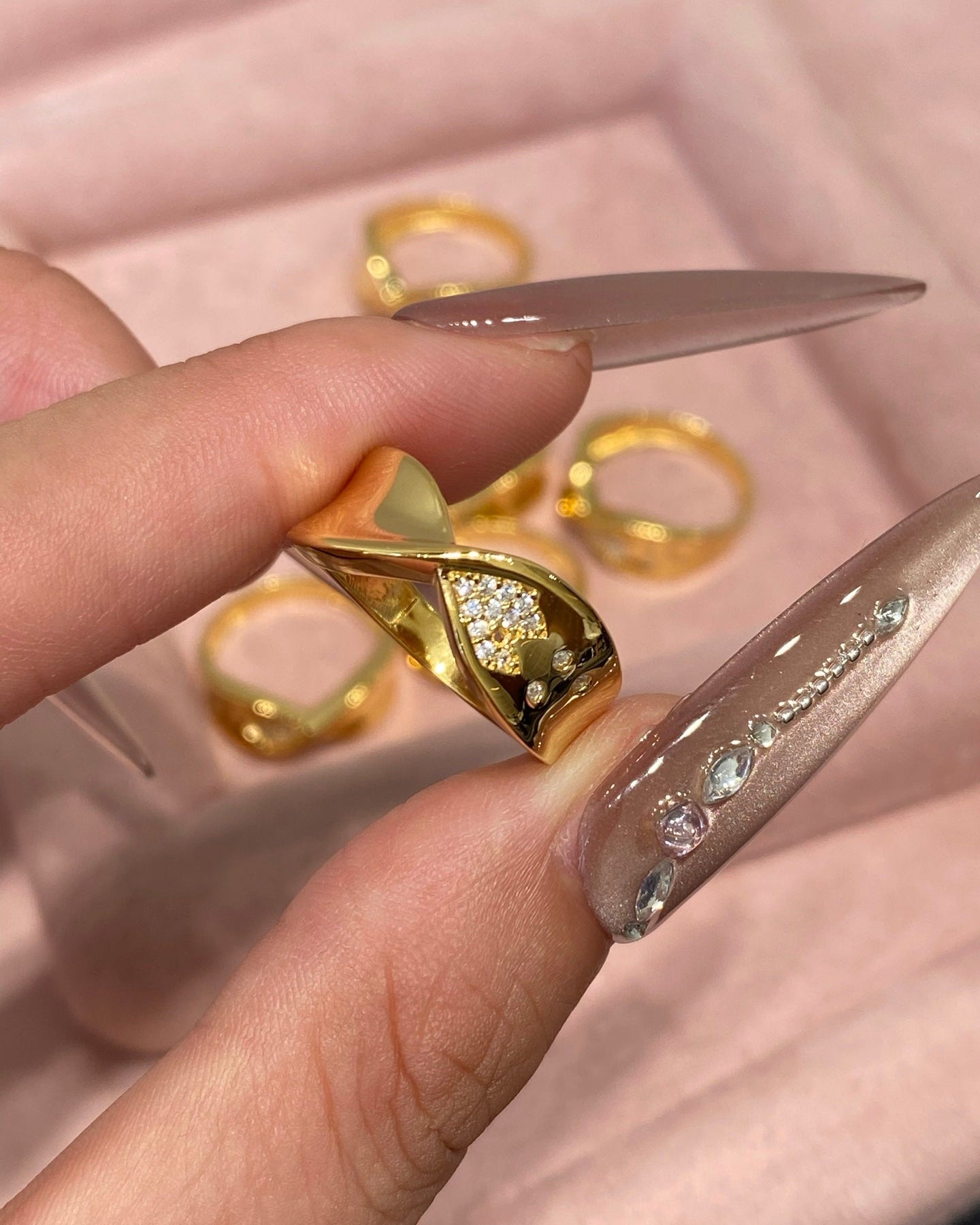 【Heart’s Knot】 Twisted Heart Ring