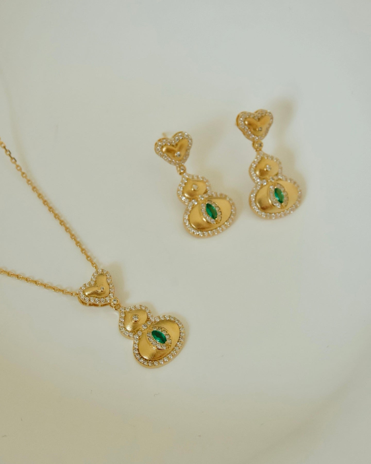 【Double Blessings】 Golden Heart & Gourd Set Necklace