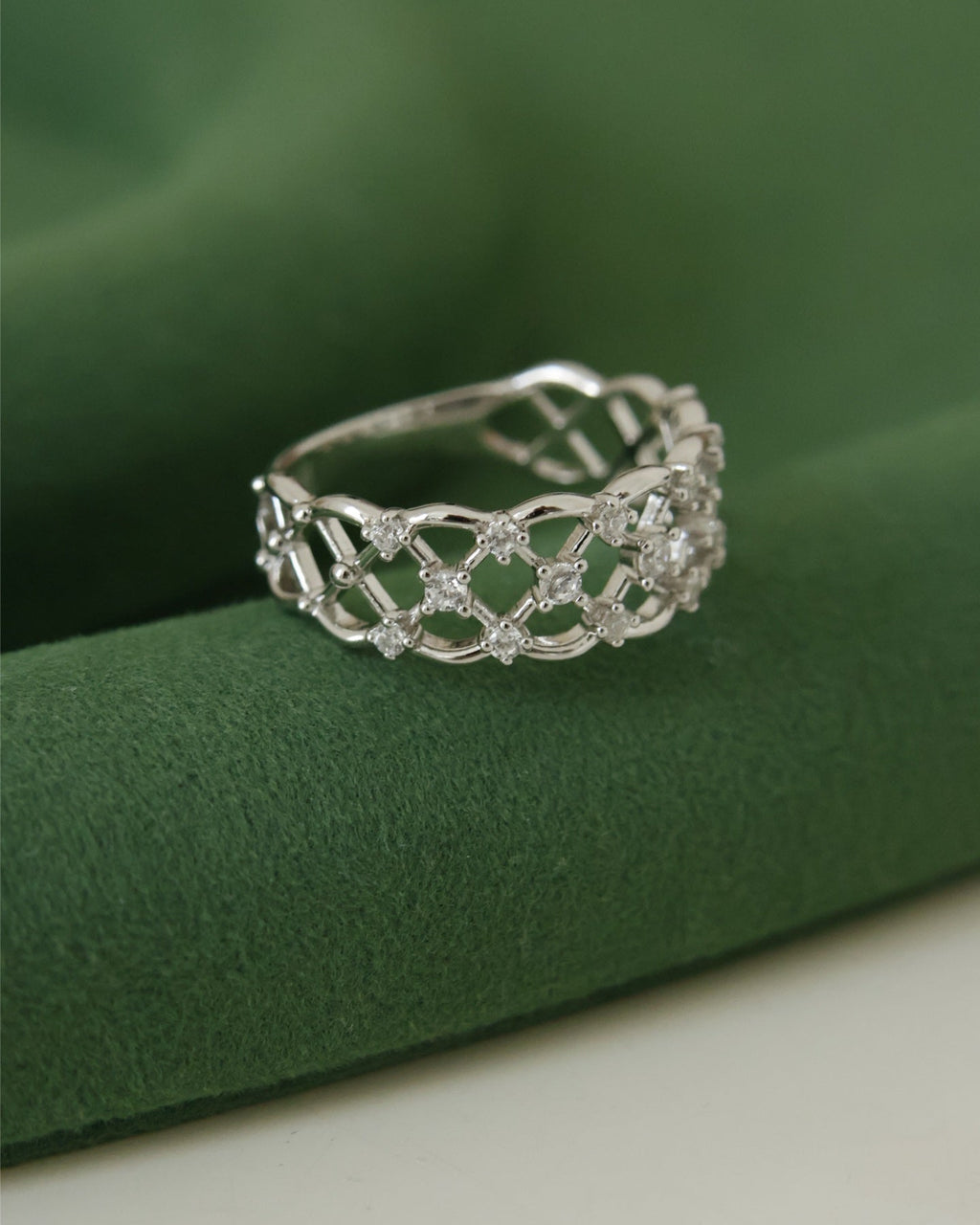 【Interwoven Galaxy】 Star Track Ring