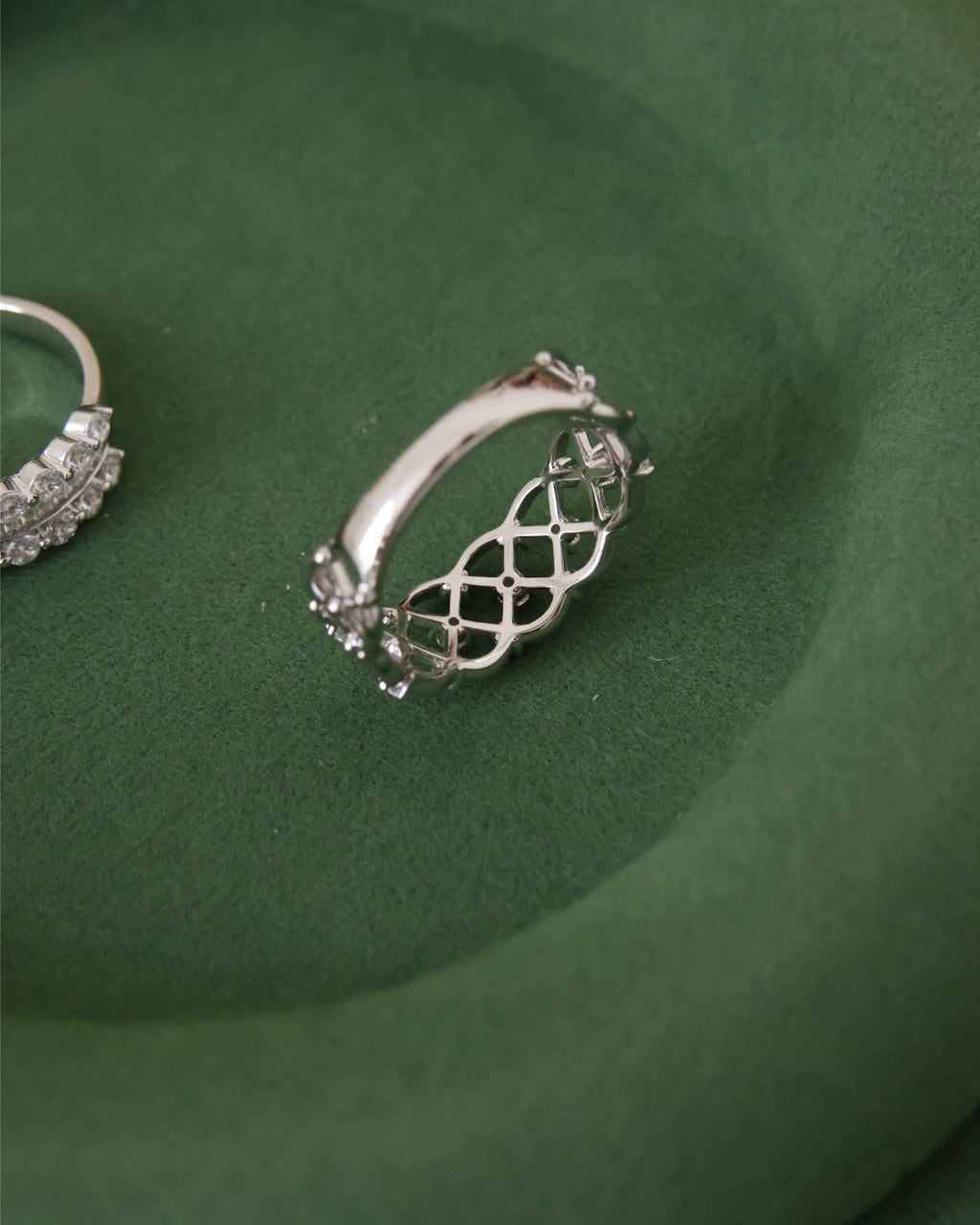 【Interwoven Galaxy】 Star Track Ring