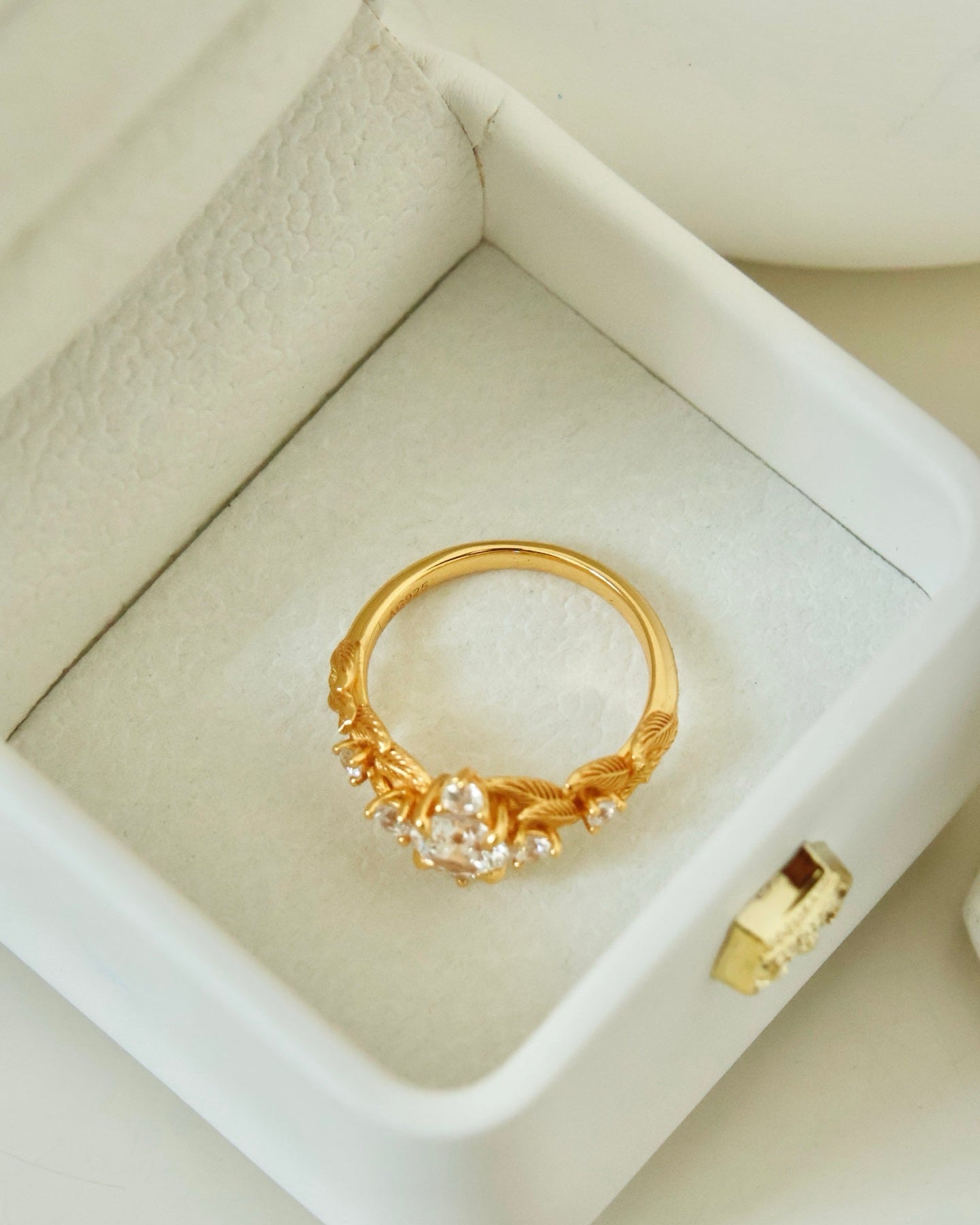 【Trailing Vines】 Leaf & Vine Ring