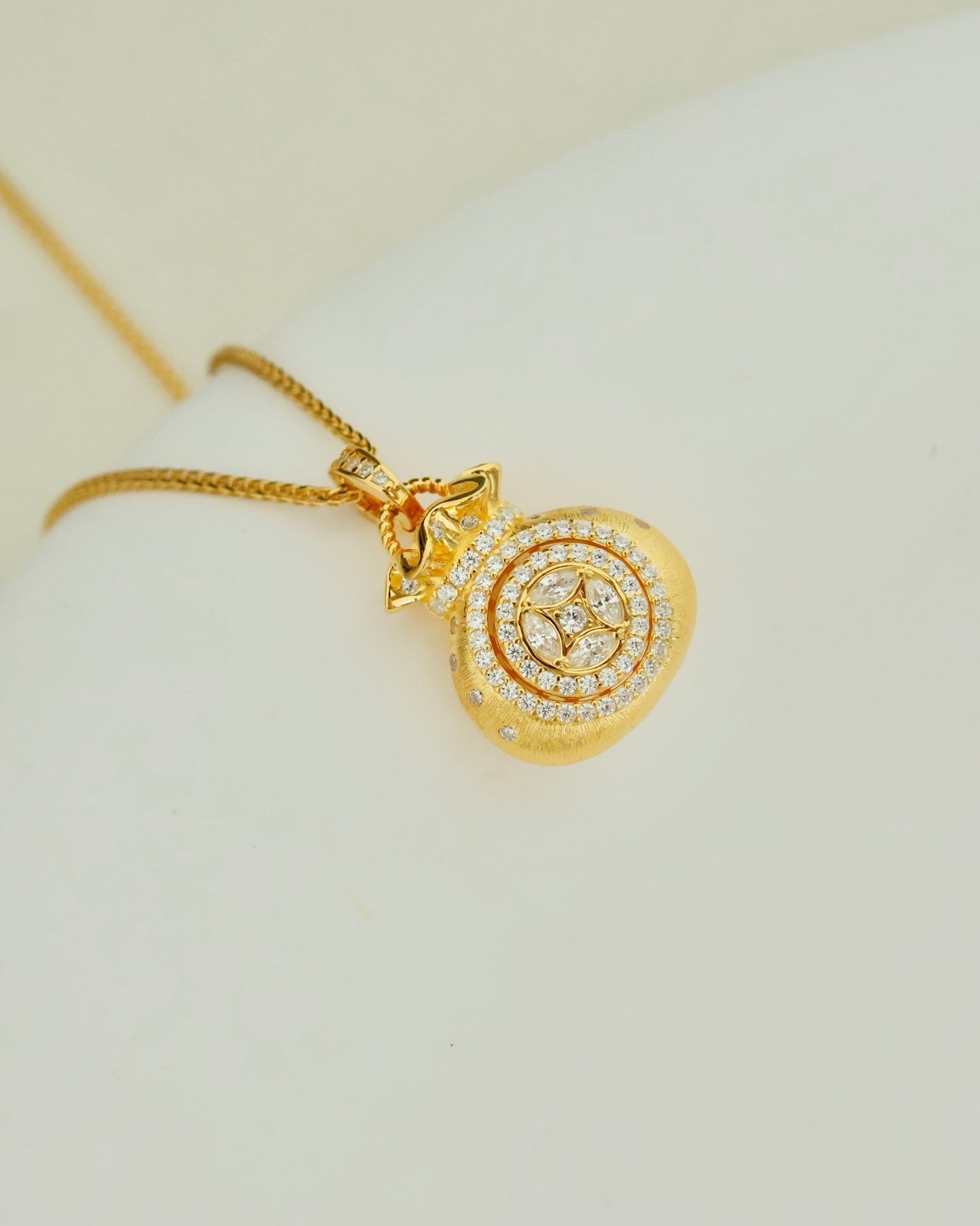 【Golden Spin】 Fortune Pouch Necklace